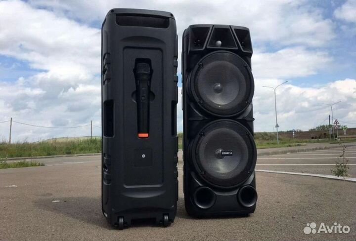 Большая портативная колонка с микрофоном новая