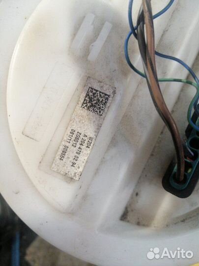 Насос топливный Mercedes Benz C200 W204 271860