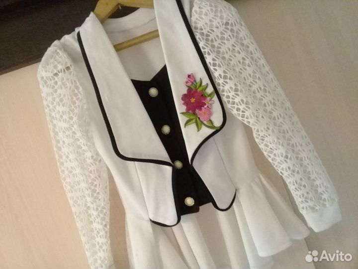 Нарядная белая блуза