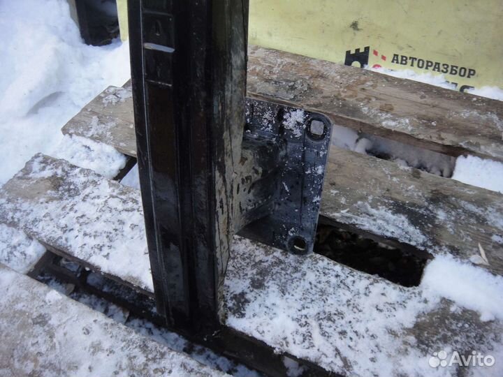 Land rover Freelander 2 Усилитель бампера заднего