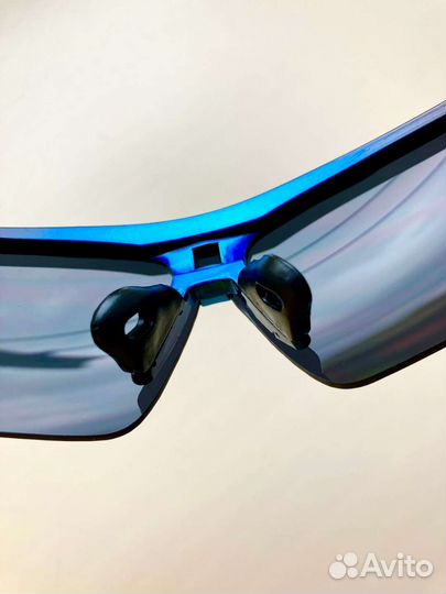Синие спортивные солнцезащитные очки