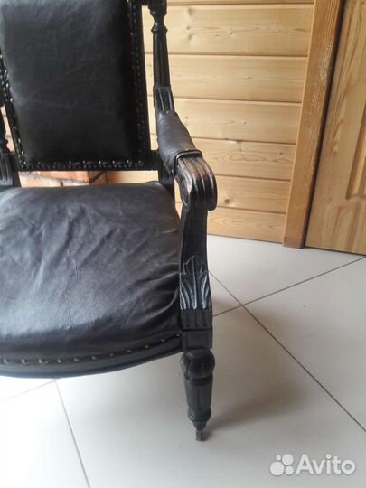 Кресло старинное антикварное