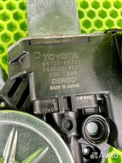 Мотор стеклоподъемника задний правый Toyota Land