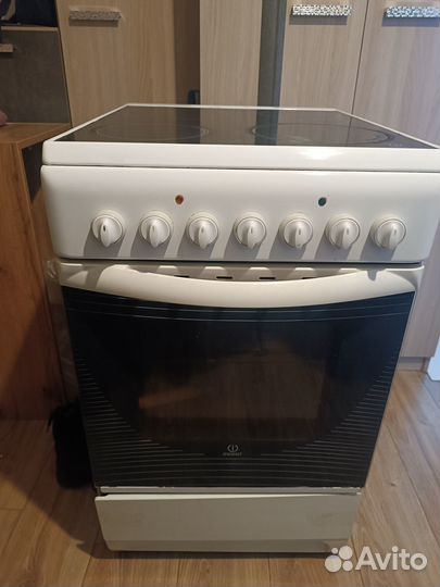 Продам электрическую плиту индезит