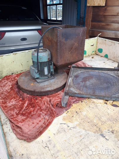 Зернодробилка