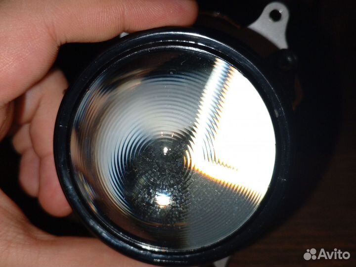 Линза фара Тойота Авенсис