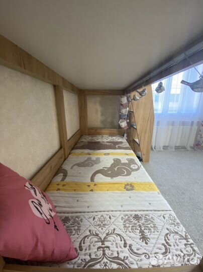 Кровать двухъярусная