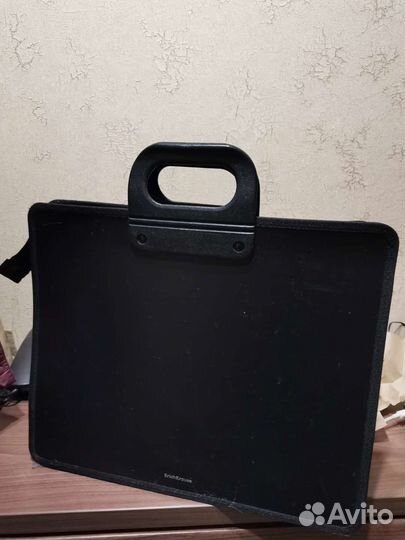 Папка для документов с ручкой