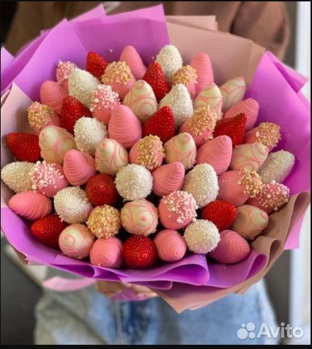 Клубника в шоколаде букети и коробочки