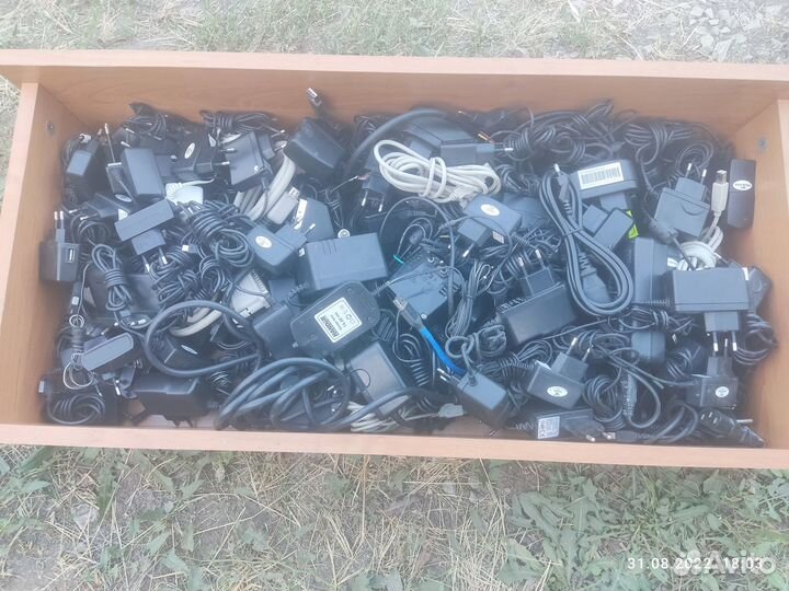 Зарядные устройства и USB кабеля