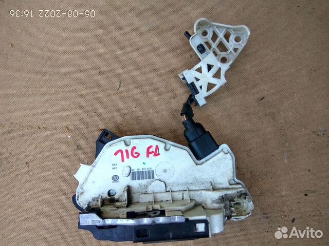 Замок передней левой двери Фольксваген Тигуан 10г