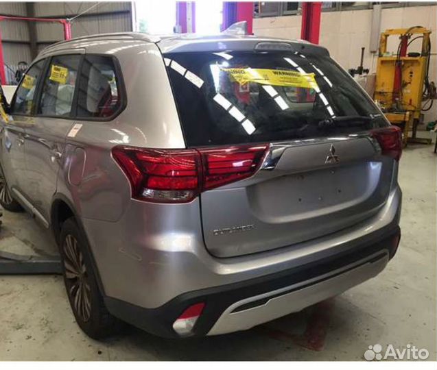 Бампер задний Mitsubishi outlander 3