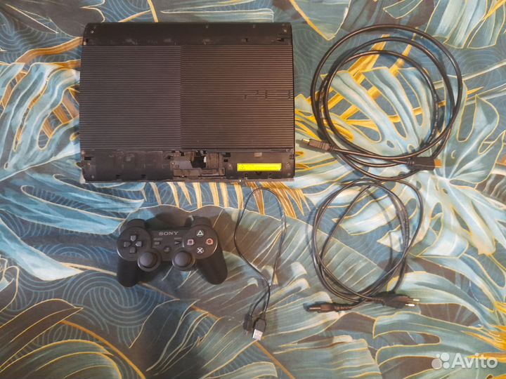 Sony PlayStation 3 super slim 500gb / PS4 Pro