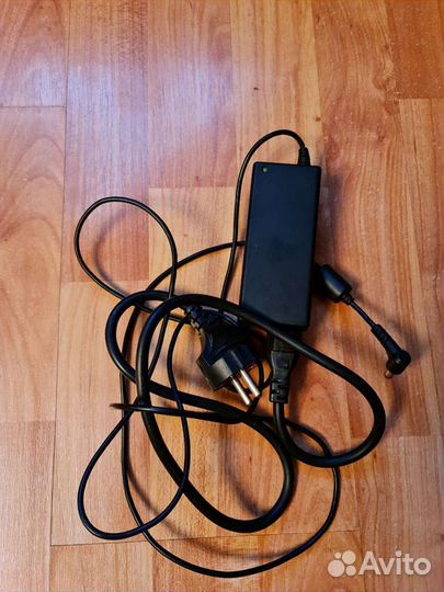 Блок питания на ноутбук asus