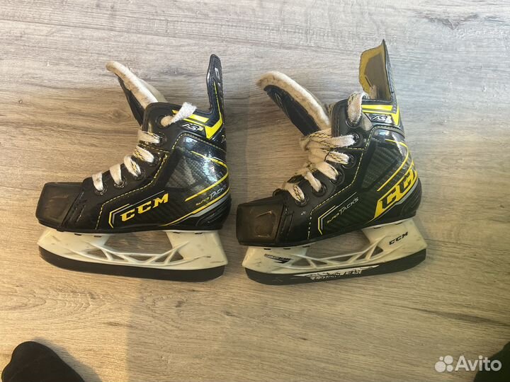 Коньки CCM as3 yth 9 размер