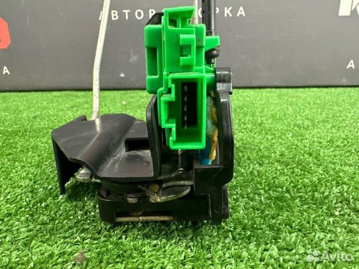 Замок двери передний правый Hyundai Solaris Hb 1.6