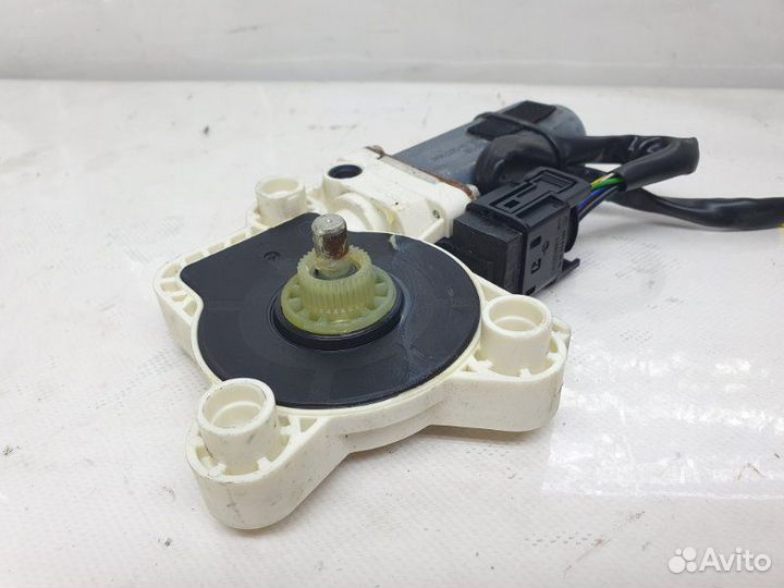 Мотор стеклоподъемника задний левый Mercedes-Benz