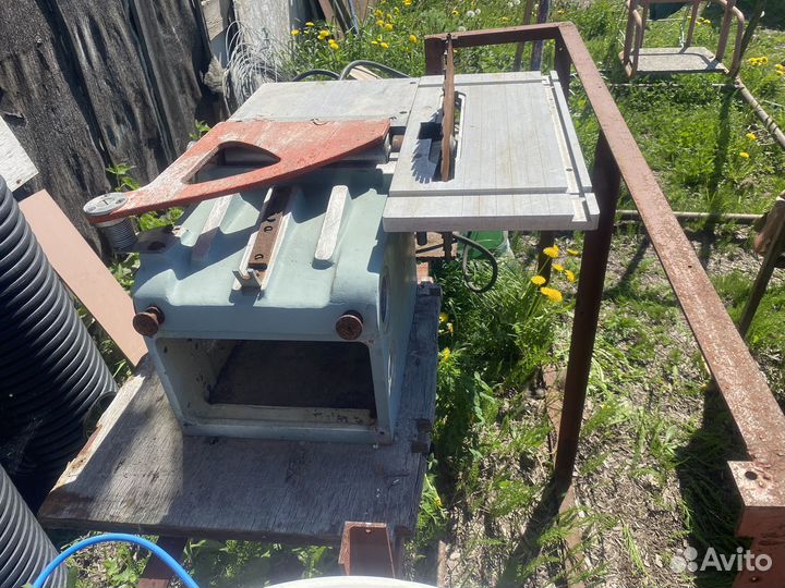 Деревообрабатывающий станок