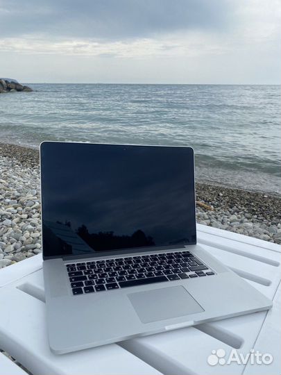 Macbook pro 15 retina mid 2015