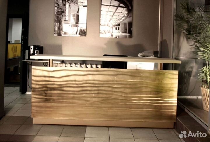 Стойка для автосалонов