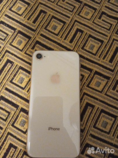 Телефон iPhone 8 64 gb