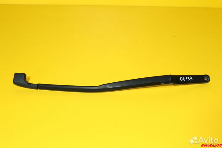 VW Phaeton Поводок стеклоочистителя правый