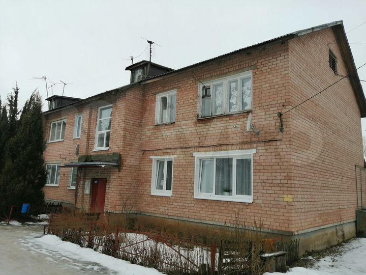 Доля в 3-к. квартире, 53 м², 2/2 эт.