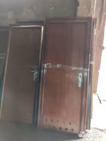 Продам двери деревянные с коробкой раритетные б/у