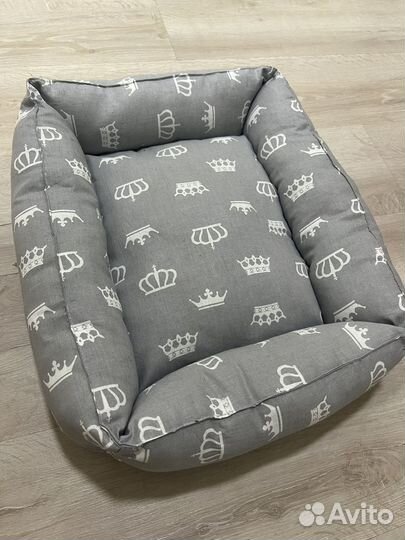 Лежанка для собак и кошек