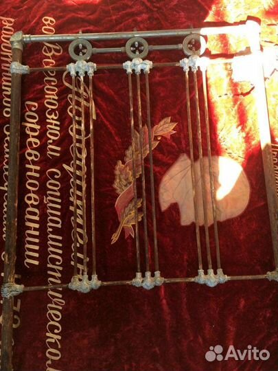 Старинные спинки от кровати с сеткой