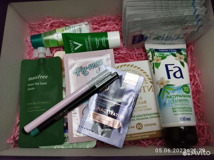 Набор косметики. Пробники и travel формат