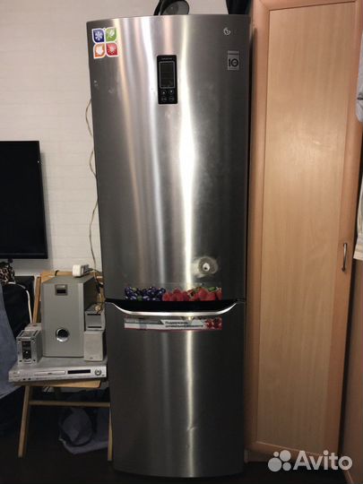 Холодильник LG метал. No Frost,с цифровым экраном