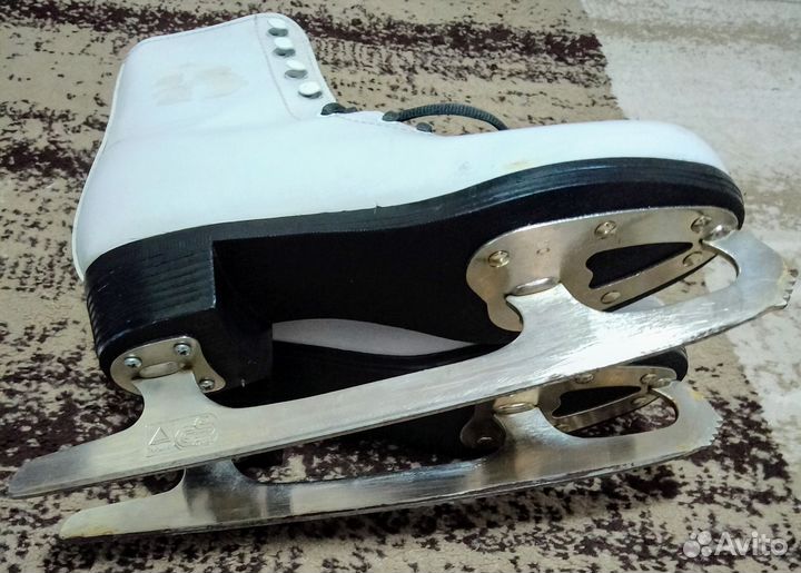 Коньки фигурные 39-40 размер