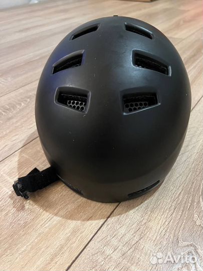 Горнолыжный шлем