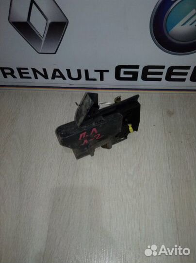Замок перед двери Renault logan 2 Лев