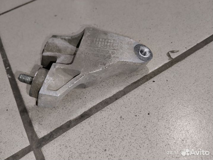 Kpонштeйн крeплeния гeнератоpа Шeврoле Кpуз