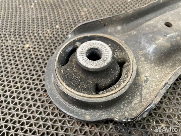 Рычаг подвески передний левый Volkswagen Tiguan