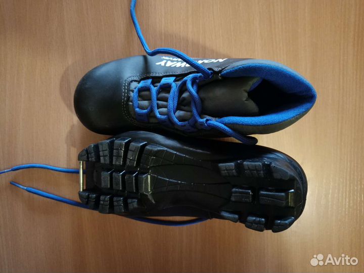 Лыжные ботинки