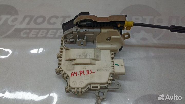 Замок двери задний левый Audi A4 B8 cdhb 2010