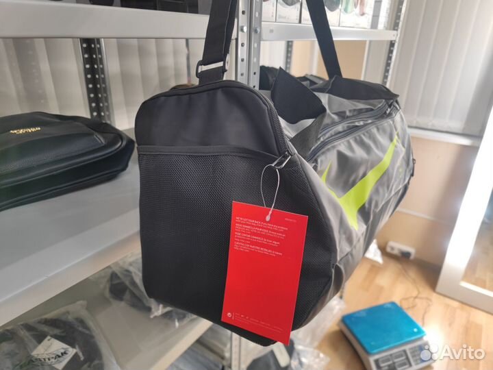 Спортивная сумка Nike серая