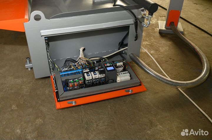 Ленточнопильный станок по металлу MR HAK 420-600