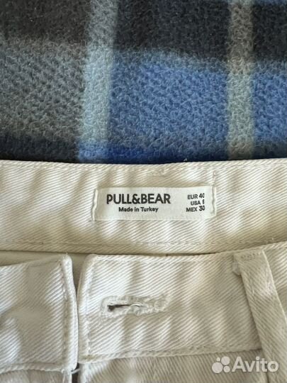 Джинсы белые pull&bear