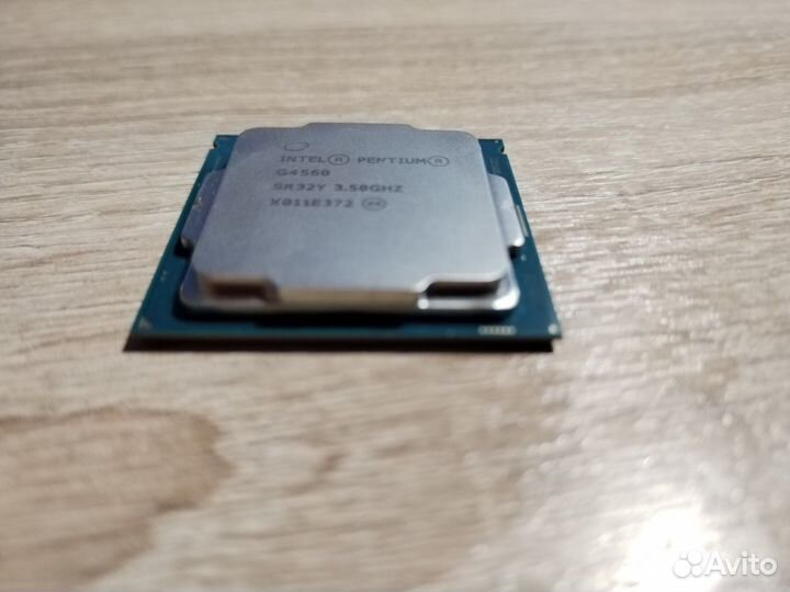 Процессор Intel Pentium G4560