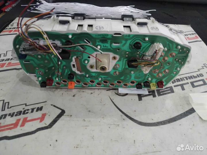 Щиток приборов toyota daihatsu duet storia M100A M