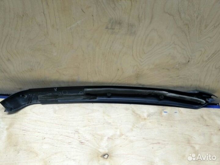 Накладка петли багажника правая Porsche Cayenne