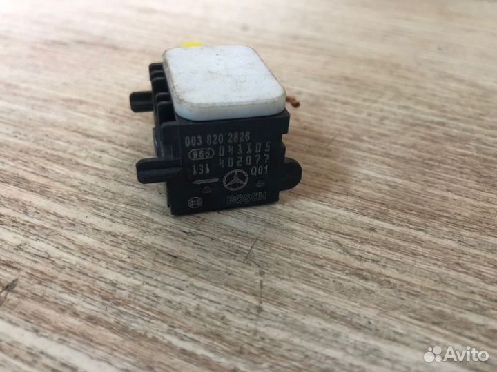 Датчик удара Mercedes-Benz S-Class W221