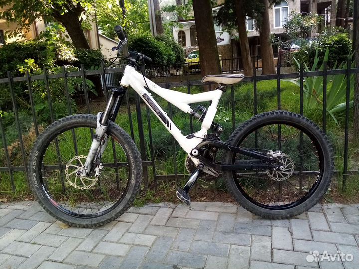 Велосипед commencal supreme