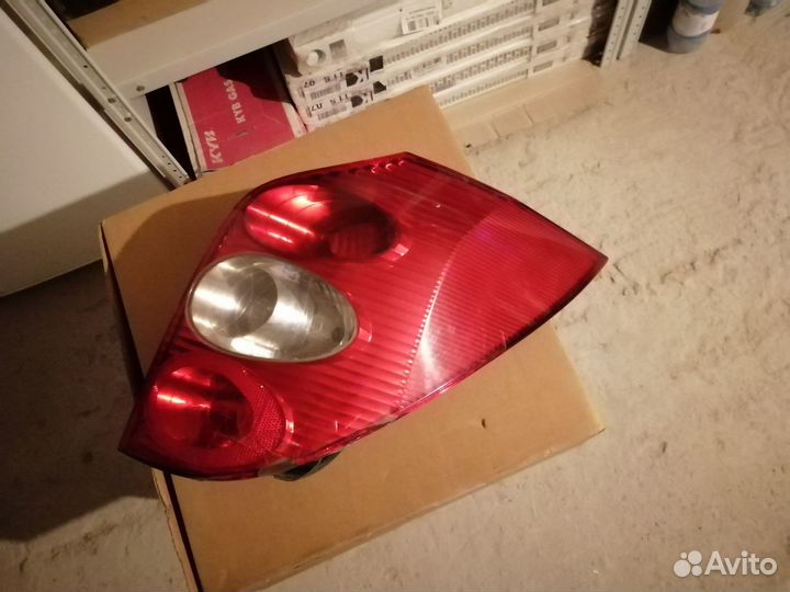 Фонарь задний Рено Лагуна 2 кузов универсал