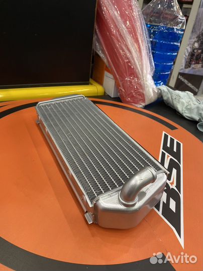 Радиатор левый мото