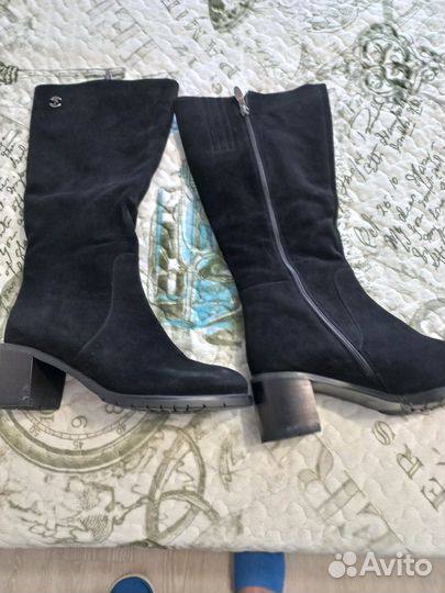 Вещи мужские и женские. Обувь женская